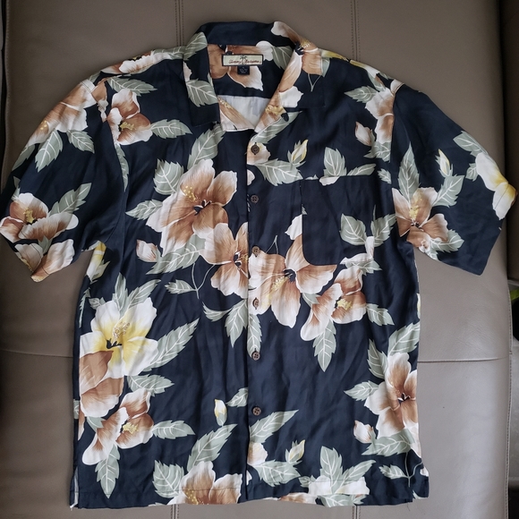 NWOT Tommy Bahama Silk Shirt - Picture 8 of 9